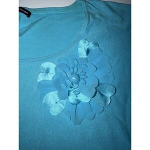 Cable & Gauge Women Blue Floral Applique Knit Top Rayon‎ Nylon Shirt Cute Casual
